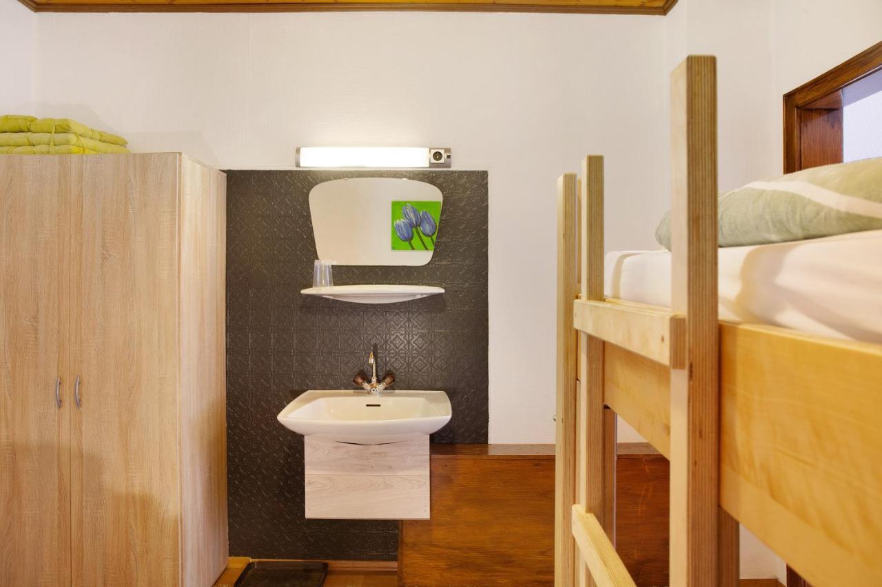 Flying Hirsch Aparthotel Stall Екстериор снимка