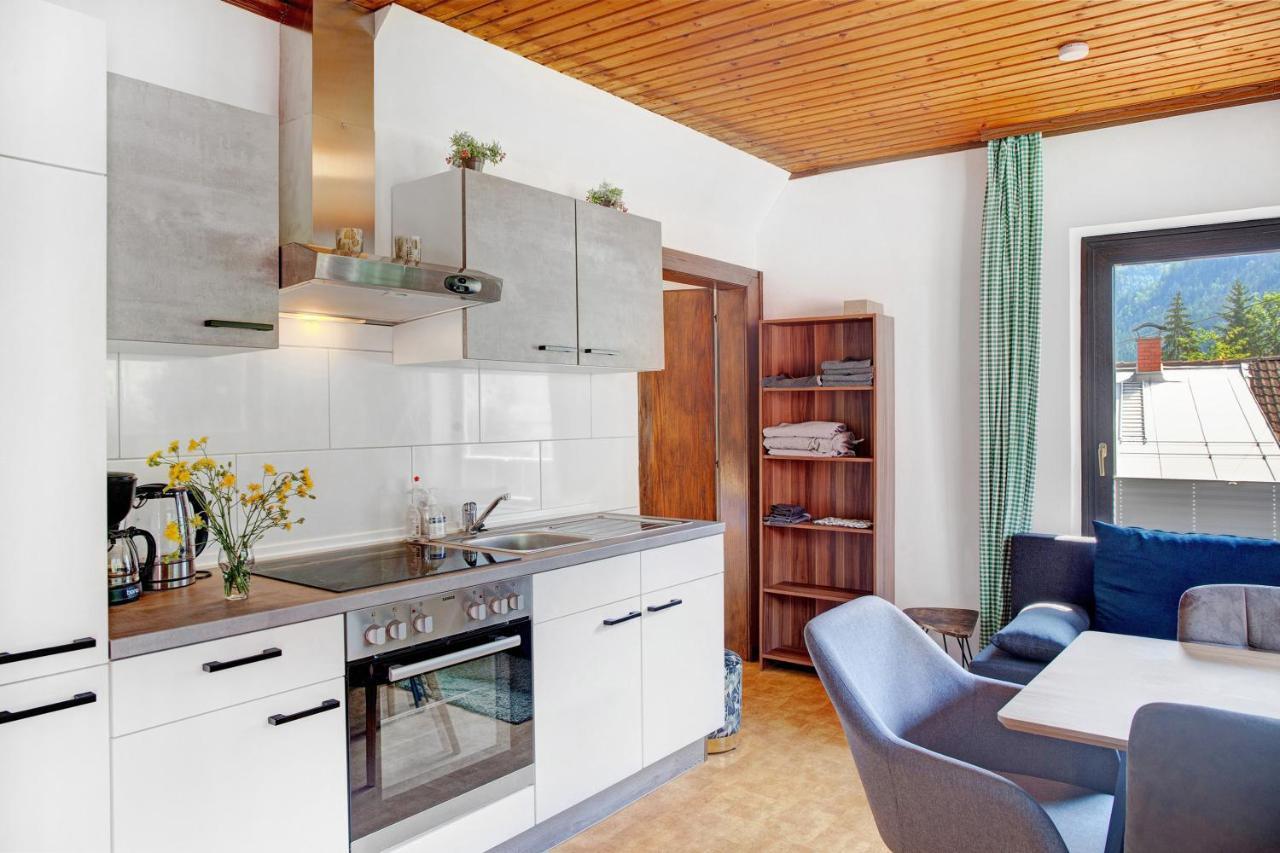 Flying Hirsch Aparthotel Stall Екстериор снимка